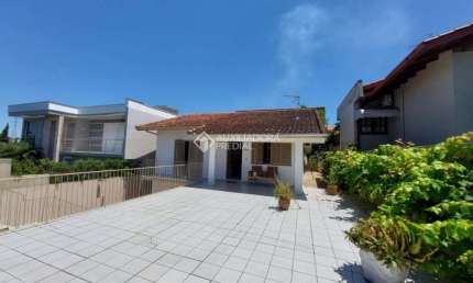 Casa com 3 quartos à venda na Rua Alfredo Ebert, 460, Petrópolis, Novo Hamburgo, 196 m2 por R$ 540.000