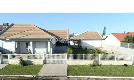Casa com 4 quartos à venda na Porto Alegre, 443, Praia Paraíso, Torres, 280 m2 por R$ 1.282.500