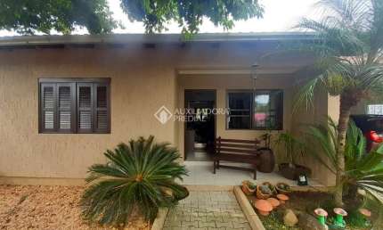 Casa com 2 quartos à venda na Santo Inácio, 22, São Luiz, Portão, 131 m2 por R$ 450.000