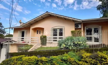 Casa com 3 quartos à venda na Independência, 275, Primavera, Novo Hamburgo, 207 m2 por R$ 590.000