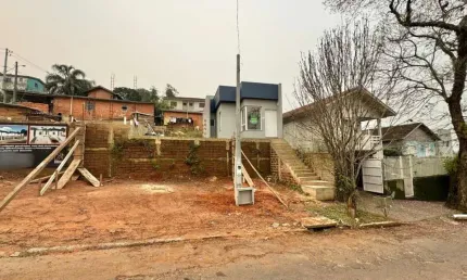 Casa com 2 quartos à venda na Rua Paquistão, 628, Rincão, Novo Hamburgo, 52 m2 por R$ 315.000