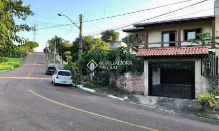 Casa com 3 quartos à venda na Rua Dirceu Menezes, 190, Petrópolis, Novo Hamburgo, 210 m2 por R$ 435.000