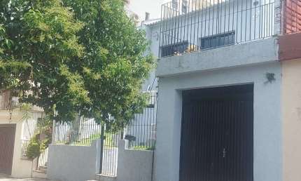 Casa com 2 quartos à venda na Rua Sinimbú, 101, Petrópolis, Porto Alegre, 160 m2 por R$ 1.500.000