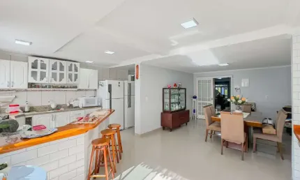 Casa com 4 quartos à venda na Rua Henrique Scliar, 16, Jardim Itu Sabará, Porto Alegre, 233 m2 por R$ 950.000