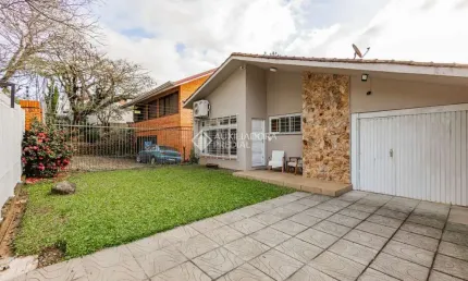 Casa com 3 quartos à venda na rua estácio de sá, 700, chácara das pedras, porto alegre, 181 m2 por r$ 1.500.000