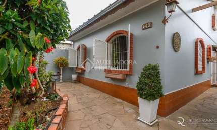 Casa em condomínio fechado com 3 quartos à venda na Rua Bernardo Guimarães, 148, Partenon, Porto Alegre, 140 m2 por R$ 550.000