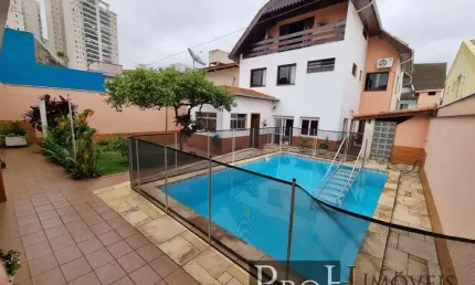 Sobrado à à venda 4 quartos quartos em São Caetano do Sul - 2.690.000,00