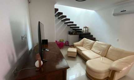 Excelente Casa - 1 Suíte Master + 3 Qt - Mobiliada - São João - Itajaí/SC