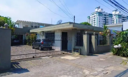 Excelente Casa - 2 Suítes + 4 Qt - 475 m² - Mobiliada - São João - Itajaí/SC
