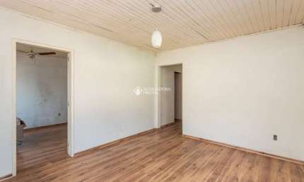 Casa com 3 quartos à venda na Rua Modesto Pereira Pinto, 47, Cavalhada, Porto Alegre, 200 m2 por R$ 300.000