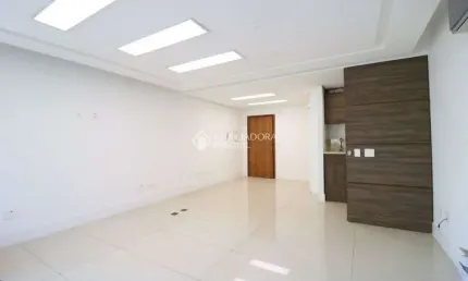 Sala comercial à venda na Rua Doutor Vicente de Paula Dutra, 215, Praia de Belas, Porto Alegre, 37 m2 por R$ 130.000