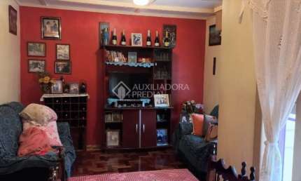 Casa com 3 quartos à venda na Rua Idelvira de Moura Almeida, 30, Jardim Leopoldina, Porto Alegre, 240 m2 por R$ 435.000