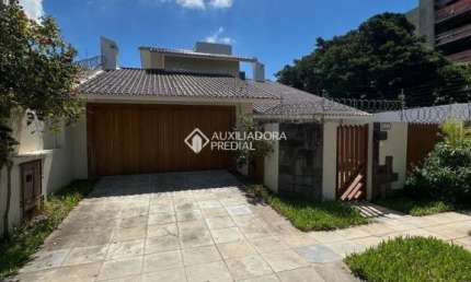 Casa com 4 quartos à venda na Rua Tapes, 436, Pinheiro, São Leopoldo, 234 m2 por R$ 1.050.000
