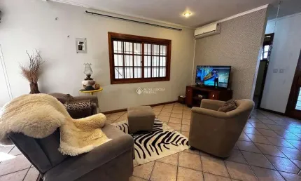 Casa com 2 quartos à venda na Rua Marisa Faller, 340, Feitoria, São Leopoldo, 180 m2 por R$ 580.000