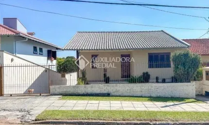 Casa com 4 quartos à venda na Rua Zeno Schmiedel, 200, Floresta, Estância Velha, 203 m2 por R$ 638.300