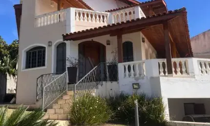 Casa com 4 quartos à venda na José Amadeu Orestes Pergola, 366, Vila Santista, Atibaia, 212 m2 por R$ 1.696.000