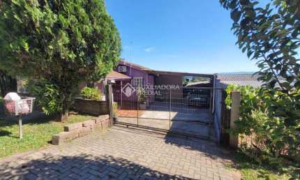 Casa com 2 quartos à venda na Delfim Ribeiro, 122, Campestre, São Leopoldo, 165 m2 por R$ 290.000