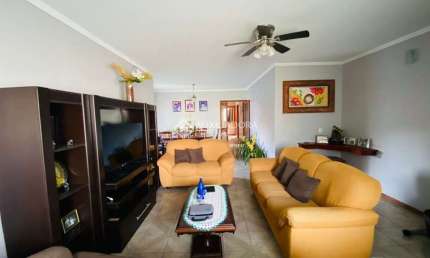 Casa com 3 quartos à venda na Rua do Bosque, 77, Boa Saúde, Novo Hamburgo, 185 m2 por R$ 380.000