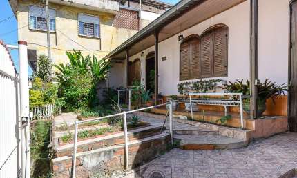 Casa com 3 quartos à venda na Avenida João XXIII, 512, São Sebastião, Porto Alegre, 185 m2 por R$ 980.000