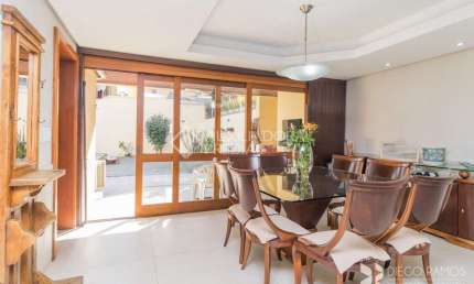 Casa em condomínio fechado com 4 quartos à venda na Rua Lavradio, 135, Petrópolis, Porto Alegre, 373 m2 por R$ 1.850.000