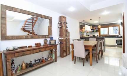 Casa com 3 quartos à venda na Rua Liberal, 1455, Tristeza, Porto Alegre, 215 m2 por R$ 690.000