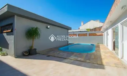 Casa com 3 quartos à venda na Avenida Pereira Passos, 375, Vila Assunção, Porto Alegre, 221 m2 por R$ 1.650.000