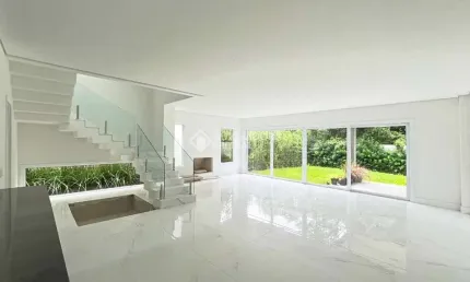 Casa em condomínio fechado com 3 quartos à venda na Rua Doutor Ney de Castilhos Ferreira, 300, Pedra Redonda, Porto Alegre, 276 m2 por R$ 2.045.900