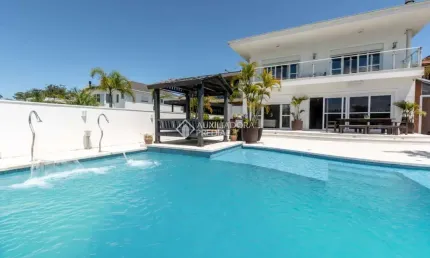 Casa em condomínio fechado com 4 quartos à venda na avenida juca batista, 9000, chapéu do sol, porto alegre, 506 m2 por r$ 3.800.000