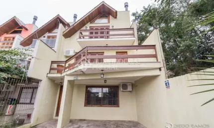 Casa com 3 quartos à venda na rua jayme saul de borba, 72, espírito santo, porto alegre, 191 m2 por r$ 538.000