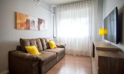 Apartamento com 2 quartos à venda na Rua Moyses Antunes da Cunha, 55, Santo Antônio, Porto Alegre, 56 m2 por R$ 250.000