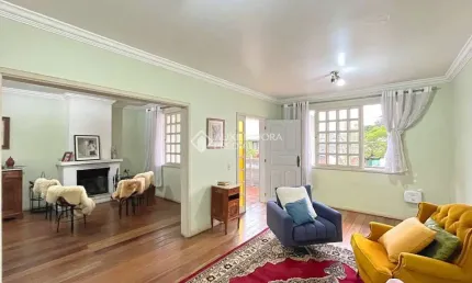 Casa com 4 quartos à venda na Travessa Escobar, 409, Camaquã, Porto Alegre, 409 m2 por R$ 1.970.000