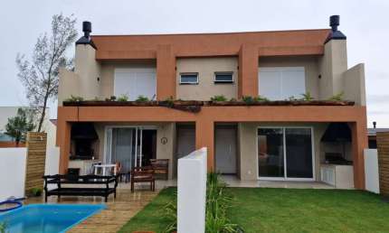 Casa com 3 quartos à venda na Heitor Villa Lobos, 359, Arpoador, Xangri-Lá, 160 m2 por R$ 1.190.000