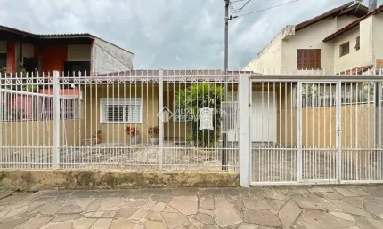 Casa com 3 quartos à venda na Rua Coelho da Costa, 15, Nonoai, Porto Alegre, 300 m2 por R$ 690.000