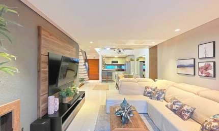 Casa com 3 quartos à venda na Rua Claudio da Silva Pinto, 402, Espírito Santo, Porto Alegre, 198 m2 por R$ 715.000