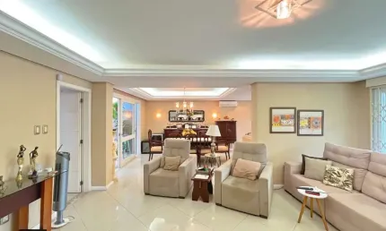 Casa com 3 quartos à venda na Avenida Copacabana, 140, Tristeza, Porto Alegre, 350 m2 por R$ 1.999.900