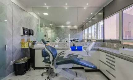 Sala comercial à venda na Rua Vinte e Quatro de Outubro, 838, Moinhos de Vento, Porto Alegre, 29 m2 por R$ 360.000