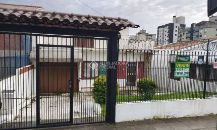 Casa com 3 quartos à venda na Rua Doutor Mário Totta, 1374, Tristeza, Porto Alegre, 242 m2 por R$ 750.000