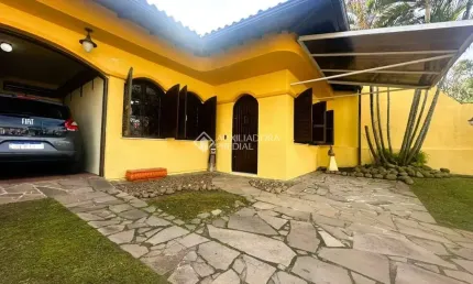 Casa com 3 quartos à venda na rua dos guenoas, 1099, guarujá, porto alegre, 165 m2 por r$ 650.000