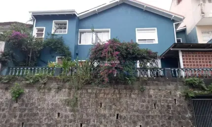 Casa com 3 quartos à venda na rua tomaz joão dos santos, 47, centro, florianópolis, 102 m2 por r$ 900.000