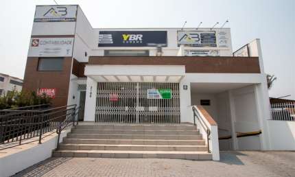 Ponto comercial com 3 salas para alugar na Avenida Jacob Macanhan, 3186, Jardim Cláudia, Pinhais