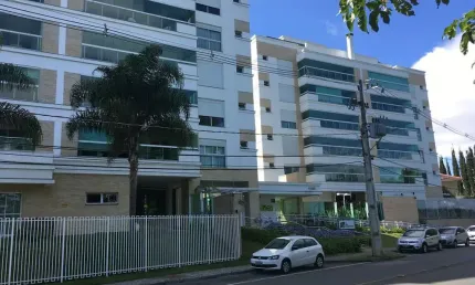 Apartamento com 3 quartos para alugar na Rua José Casagrande, 1160, Vista Alegre, Curitiba