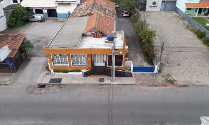 Casa comercial com 3 salas à venda na Rua Ernani Cotrin, Centro, Imbituba