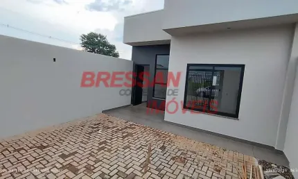 Vendo casa próximo Havan Muffato e estádio localizado no Esmeralda com suíte e