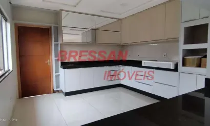 Vendo casa grande com possibilidade de Baracao ou até espaço lazer