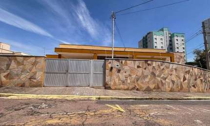 Casa com 3 dormitórios na Vila Muncipal em Jundiaí R$850.000