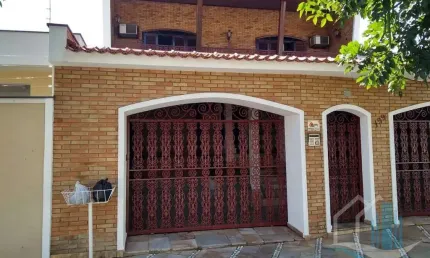 Casa para Venda em Sorocaba, Jardim Leocádia, 6 dormitórios, 2 suítes, 5 banheiros, 4 vagas