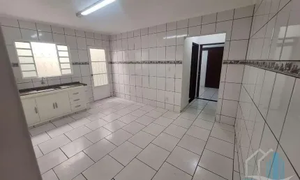 Casa para Venda em Sorocaba, Vila Barão, 2 dormitórios, 1 suíte, 2 banheiros, 2 vagas