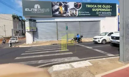 Barracão para locação na Avenida Bady Bassit com 564 m².
