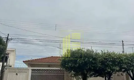 Casa para venda no Jardim Caparroz com 03 dormitórios.