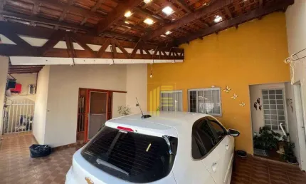 Higienóplis, á 40 metros do supermercado Serv-lar - 03 dormitórios- terreno de 12 x 30 - Única! R$468.000,00.